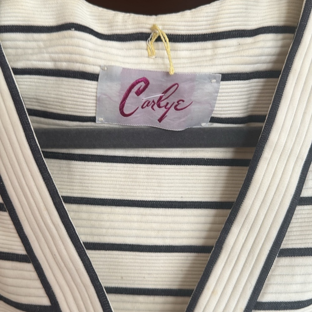Incredible Vintage Carlye Dress - Picture 2 of 8